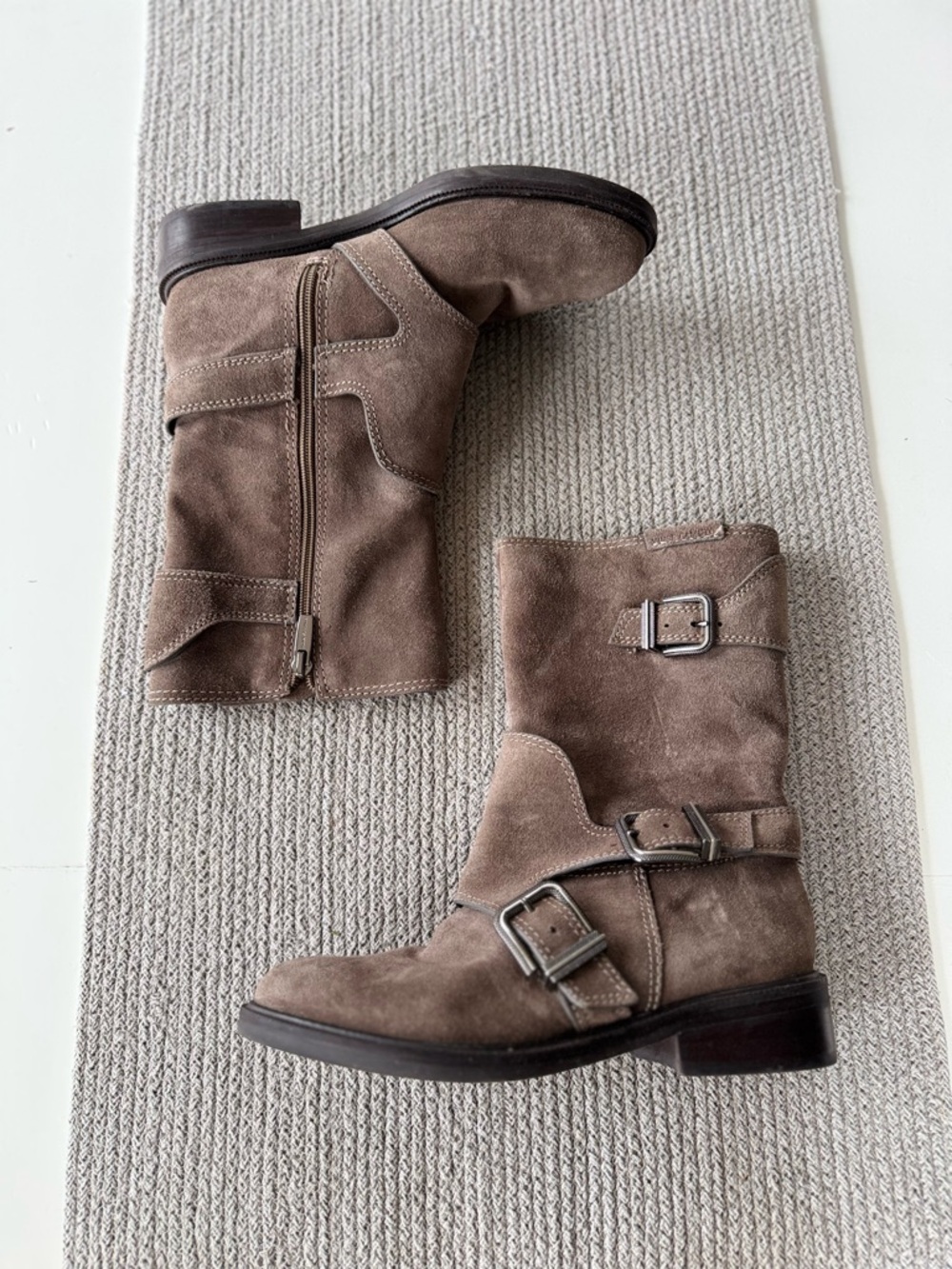 Vince Camuto Alicenta Gray Taupe Genuine Suede Moto Boots Size 7